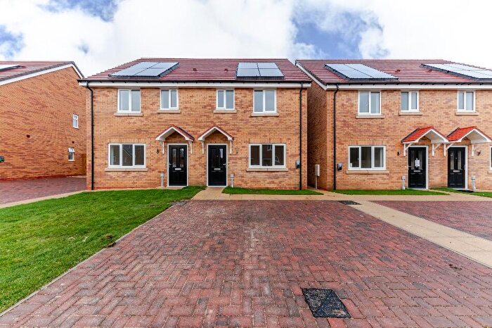 3 Bedroom Semi Detached House For Sale In King Charles Close, Louth, LN11