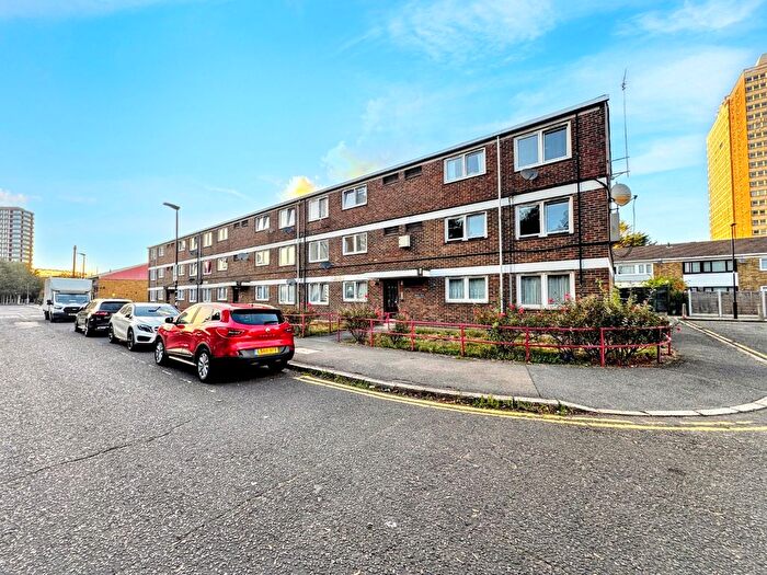 1 Bedroom Flat To Rent In Gibbins Road, Stratford, E15