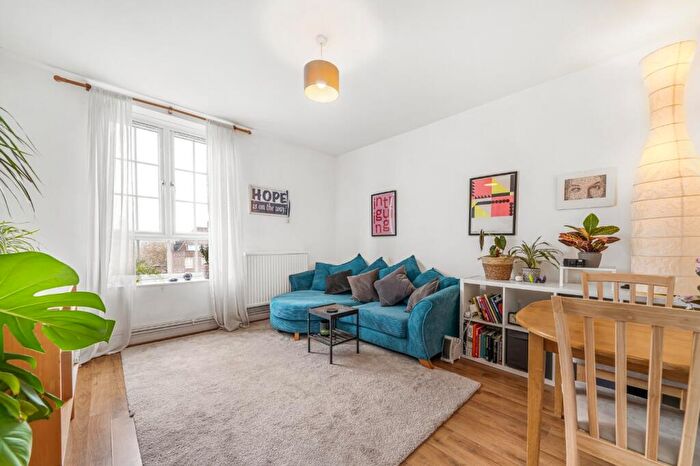 2 Bedroom Apartment For Sale In Wilton House, Dog Kennel Hill, East Dulwich, London, SE22
