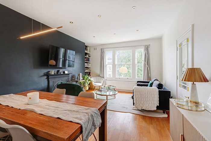 2 Bedroom Flat For Sale In Elsham Road, London, W14