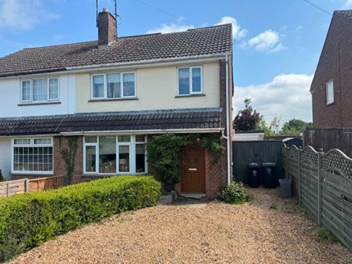 4 Bedroom Semi-Detached House For Sale In Wansford Road, Yarwell, Peterborough, Cambridgeshire, PE8