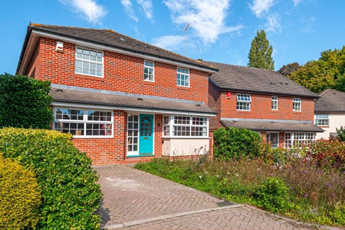 4 Bedroom Detached House For Sale In Ifield Close, Redhill, RH1