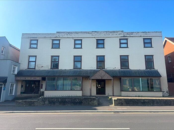 2 Bedroom Flat To Rent In Central Yeovil, Somerset, BA20
