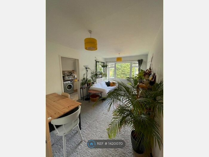 1 Bedroom Flat To Rent In Addington Road, London, E3