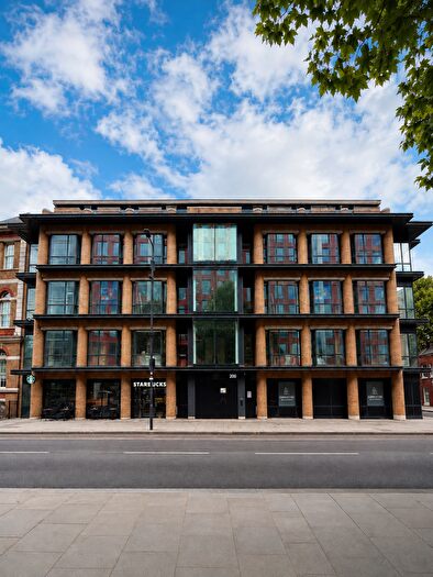 1 Bedroom Flat To Rent In Hammersmith Rd, London, W6