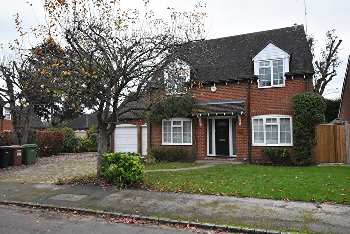 4 Bedroom Detached House To Rent In Oaks Road, Shiplake, Henley On Thames, RG9