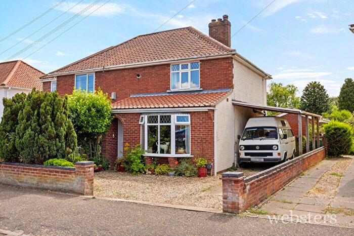 3 Bedroom Semi-Detached House For Sale In Edwards Road, Norwich, NR7