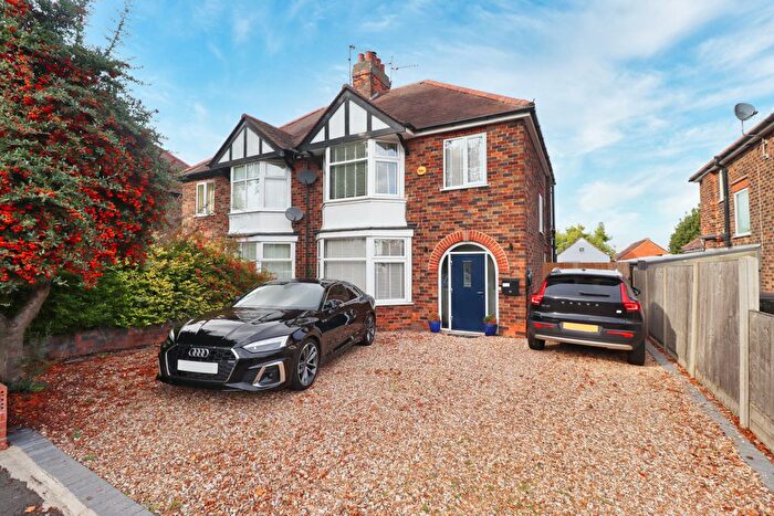 3 Bedroom Semi-detached House For Sale In Longdales Road, Lincoln, LN2