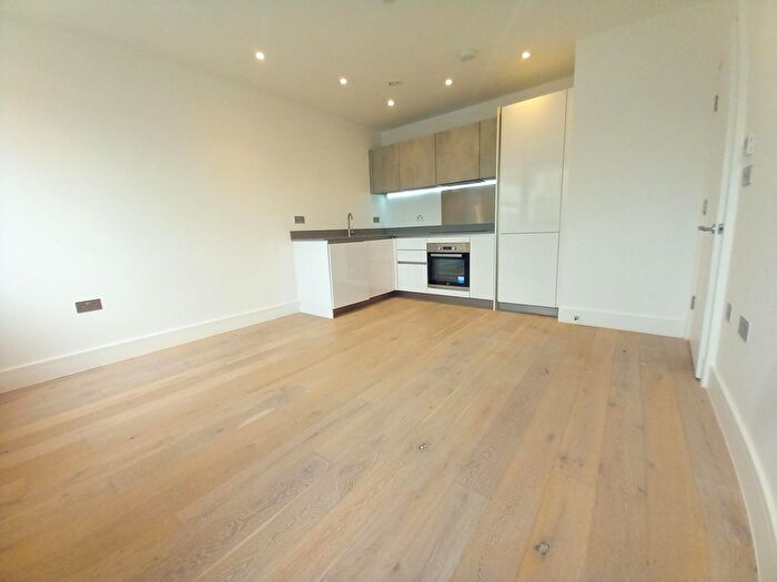 1 Bedroom Flat To Rent In Romney Place, Maidstone, ME15