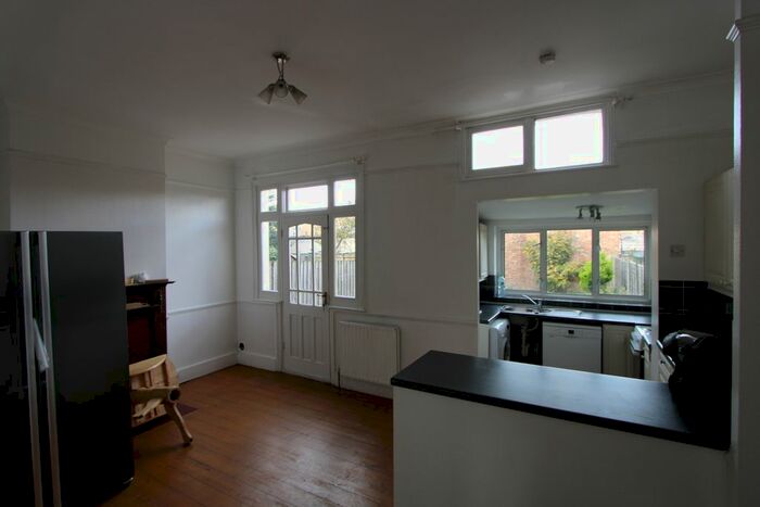 4 Bedroom Terraced House To Rent In Undine Street, Tooting, SW17