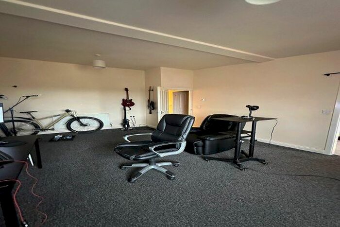 2 Bedroom Flat To Rent In St. Albans Avenue, Ashton-Under-Lyne, OL6