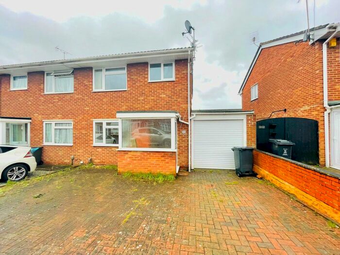 3 Bedroom Semi-Detached House To Rent In Haig Close, Swindon, SN2