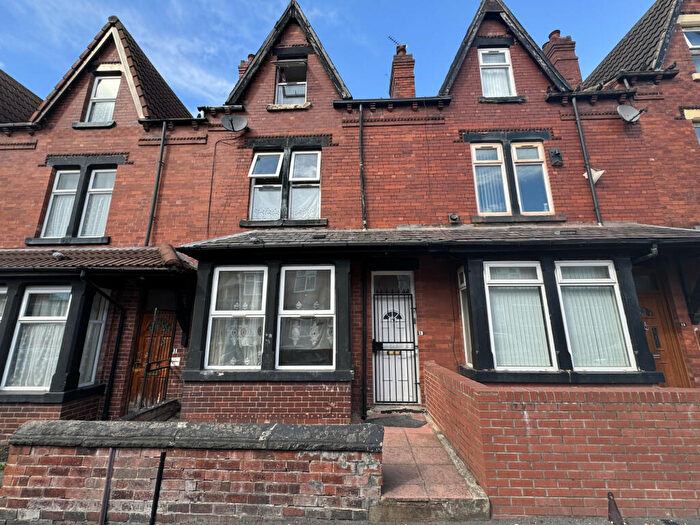 4 Bedroom Terraced House To Rent In Sandhurst Grove, Harehills, Leeds, LS8