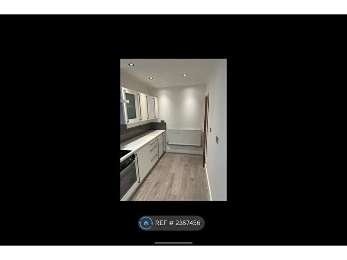 1 Bedroom Terraced House To Rent In Manchester Road, Huddersfield, HD4