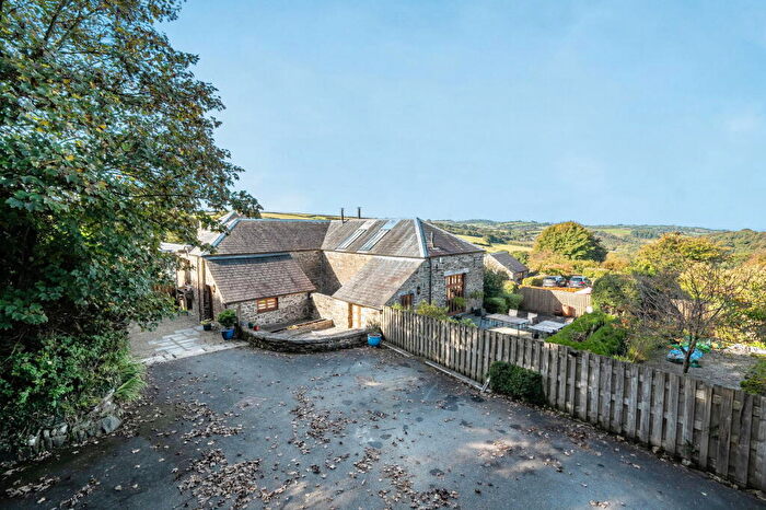 4 Bedroom Barn Conversion For Sale In Week, Tavistock, PL19