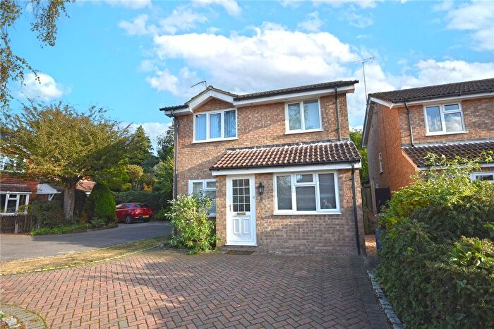 4 Bedroom Detached House To Rent In Southern Way, Farnham, Surrey, GU9