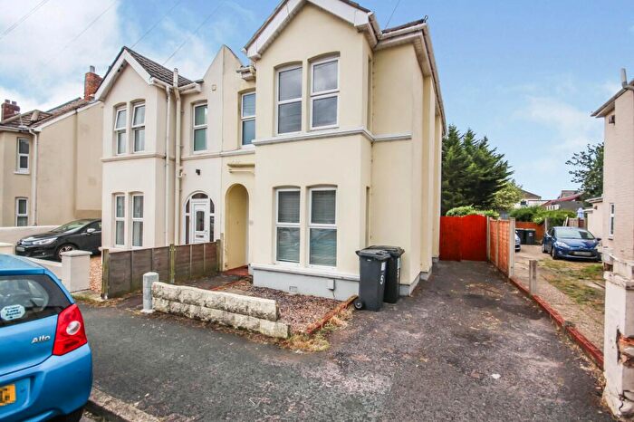 4 Bedroom Property To Rent In Capstone Road, Bournemouth, BH8