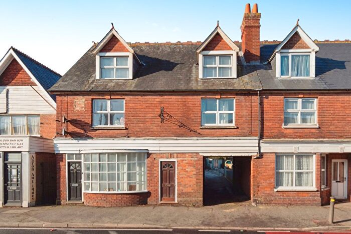 1 Bedroom Flat For Sale In London Road, Hurst Green, Etchingham, East Sussex, TN19