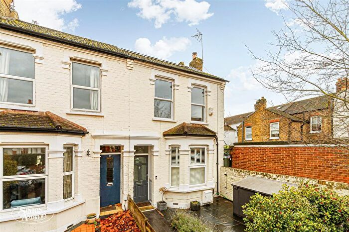 3 Bedroom End Terrace House For Sale In Cranmer Avenue, London, W13