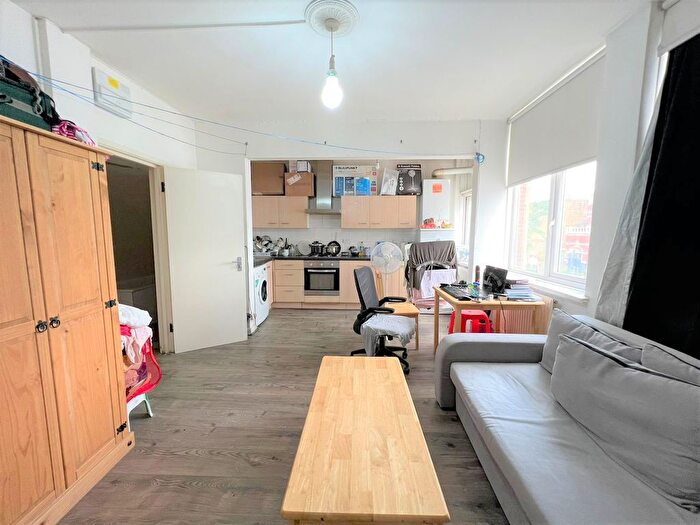 1 Bedroom Flat To Rent In High Road, Ilford, IG1