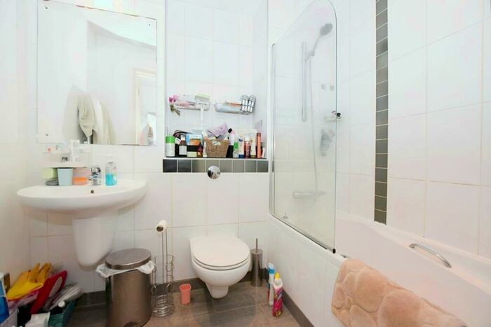 1 Bedroom Flat To Rent In Melia House, Lord Street, Green Quarter, Manchester, M4