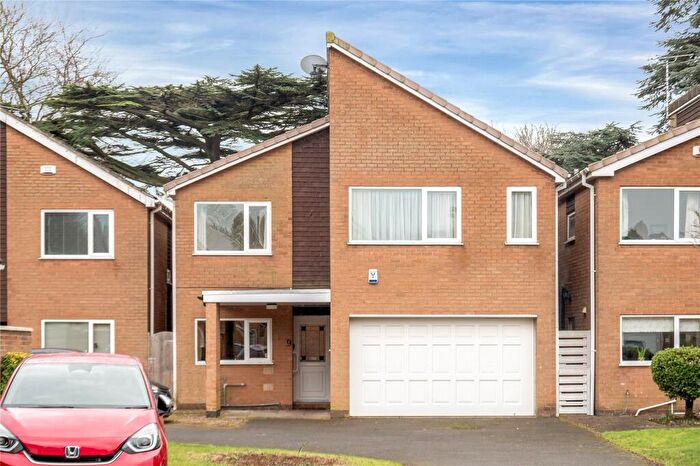 4 Bedroom Detached House For Sale In Avenue Gardens, Stoneygate, Leicester, LE2