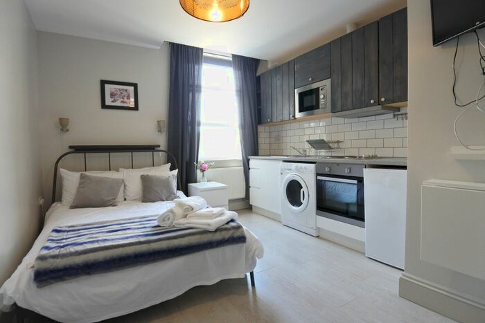 Studio To Rent In Cricklewood Broadway, Cricklewood, NW2