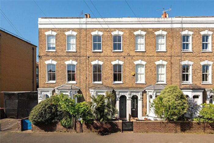 4 Bedroom Terraced House For Sale In Queen Anne Road, London, E9