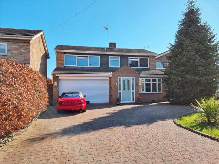 4 Bedroom Detached House For Sale In Newbury Lane, Silsoe, Bedfordshire, MK45