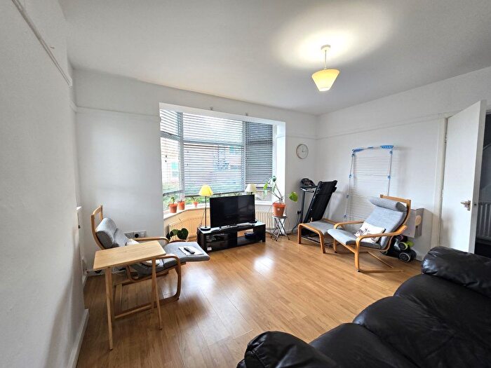 2 Bedroom Town House To Rent In Farnley Road, Newcastle Upon Tyne, NE6