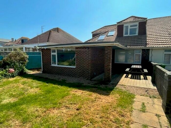 2 Bedroom Property To Rent In The Esplanade, Peacehaven, BN10