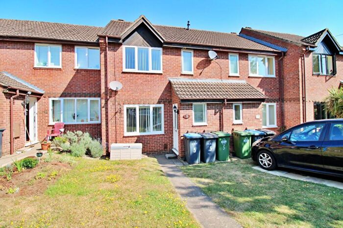 3 Bedroom Terraced House For Sale In Armstrong Close, Rugby, CV22
