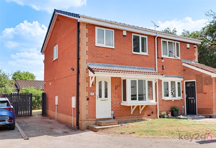 3 Bedroom Semi Detached House To Rent In Malham Grove, Halfway, Sheffield, S20