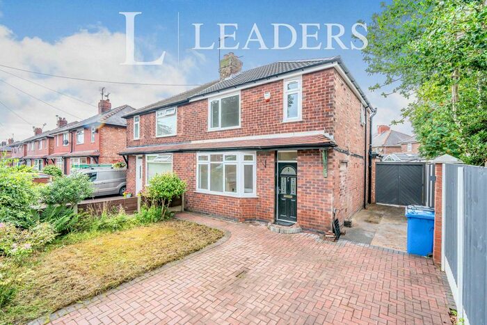 3 Bedroom Semi-Detached House To Rent In Bruche Avenue, Padgate, Warrington, WA1