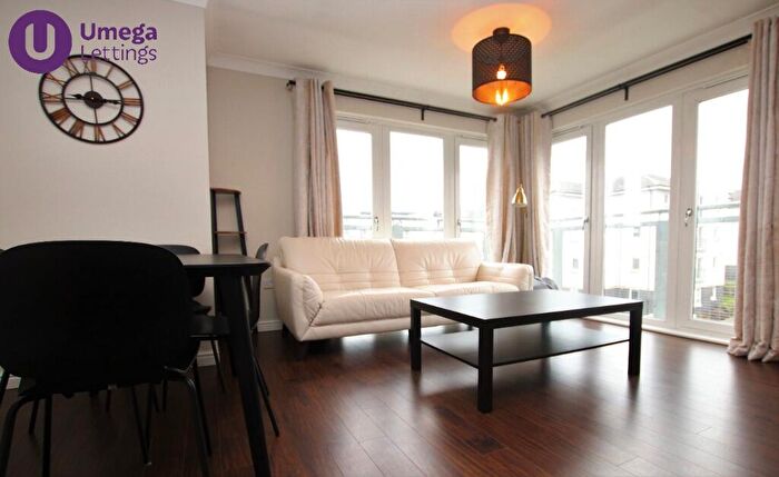 2 Bedroom Flat To Rent In Ashwood Gait, Clerwood, Edinburgh, EH12