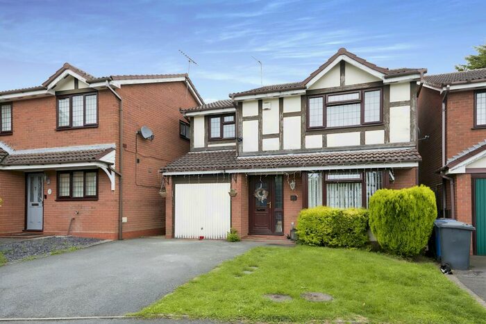 4 Bedroom Detached House For Sale In Lucerne Road, Oakwood, Derby, DE21