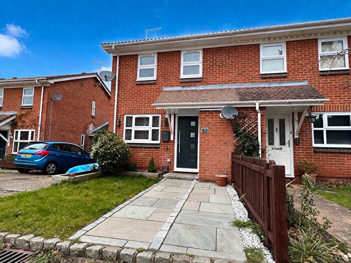 3 Bedroom Semi Detached House For Sale In Broom Field, Lightwater, GU18