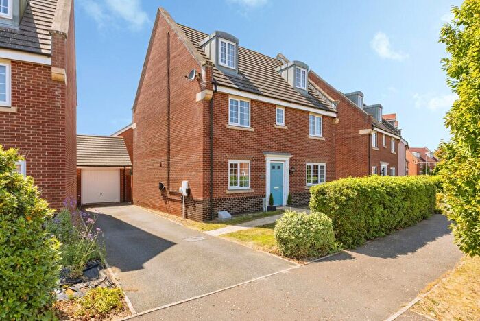 5 Bedroom Detached House For Sale In Goldfinch Drive, Attleborough, Norfolk, NR17
