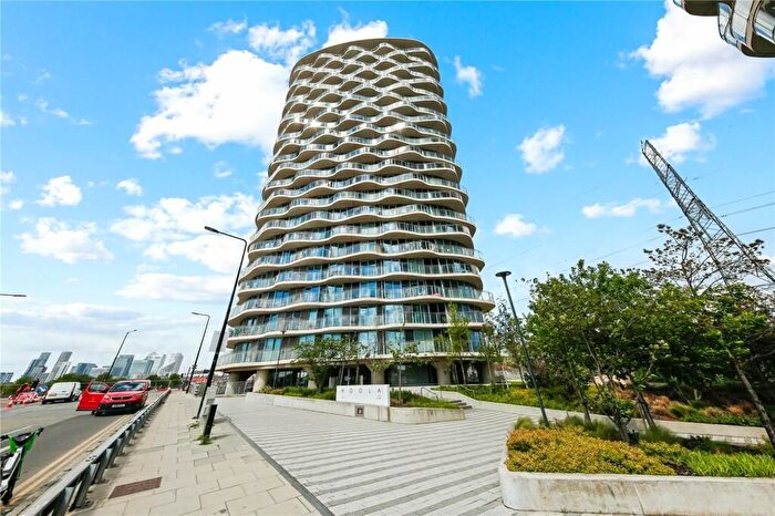 1 Bedroom Flat To Rent In Hoola, Royal Docks, London, E16