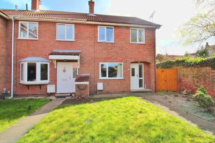 3 Bedroom Semi-Detached House To Rent In Saunters Way, Riccall, York, YO19