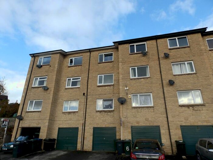 2 Bedroom Flat To Rent In Southcliffe Drive, Baildon, Shipley, West Yorkshire, Uk, BD17