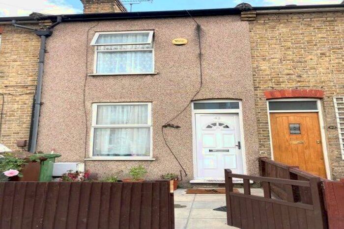 2 Bedroom Property To Rent In Eldred Road, Barking, IG11