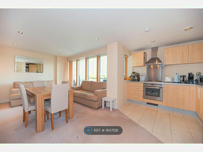 1 Bedroom Flat To Rent In Lawrie House, London, SW19