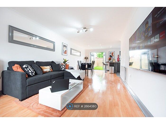 3 Bedroom Terraced House To Rent In Hythe Hill, Colchester, CO1