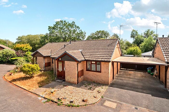 2 Bedroom Bungalow For Sale In Wyndham Crescent, Cranleigh, GU6