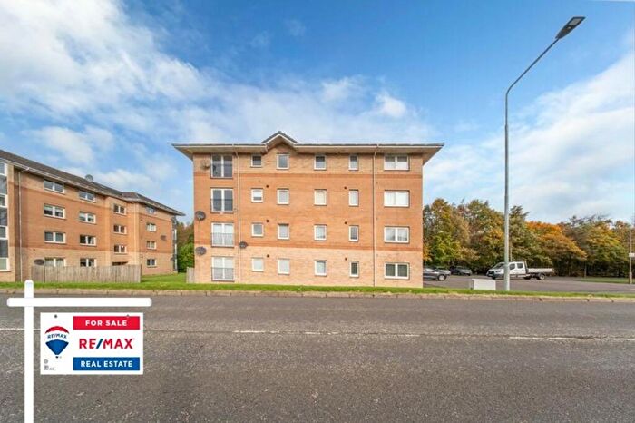 2 Bedroom Flat For Sale In Swallow Brae, Ladywell, Livingston, EH54