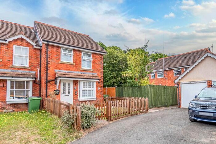 2 Bedroom End Of Terrace House To Rent In Mcconnell Close, Aston Fields, Bromsgrove, B60