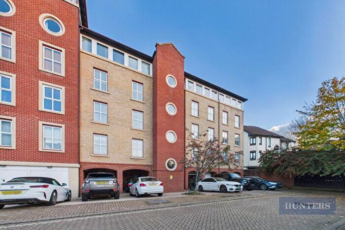 2 Bedroom Flat To Rent In Andes Close, Southampton, SO14