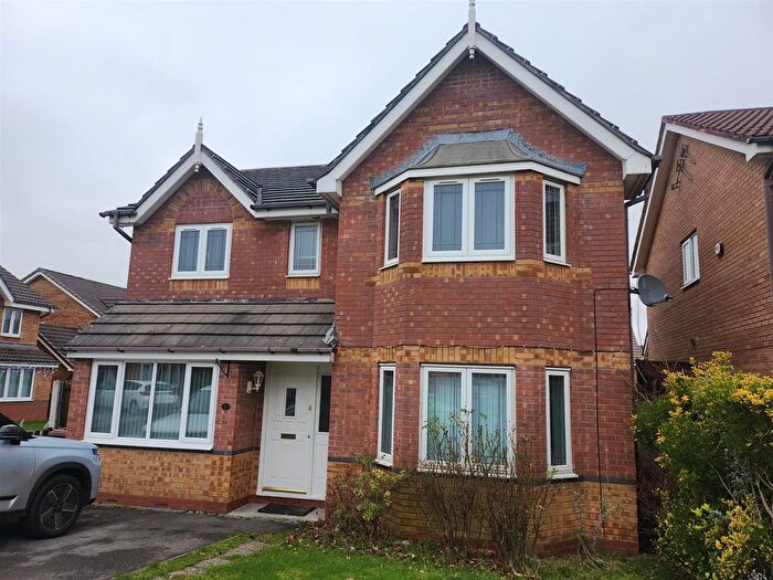 4 Bedroom Detached House To Rent In Rowans Close, Stalybridge, SK15