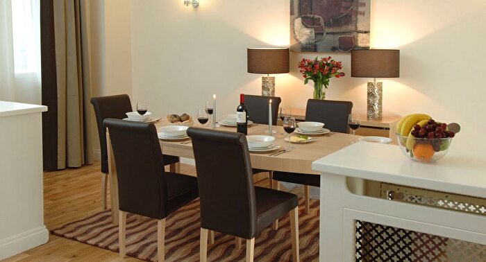 4 Bedroom Flat To Rent In Prince Of Wales Terrace, London, W8